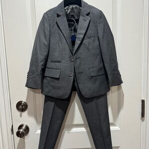 Boys Suit Size 5 Dark Gray Isaac Mizrahi